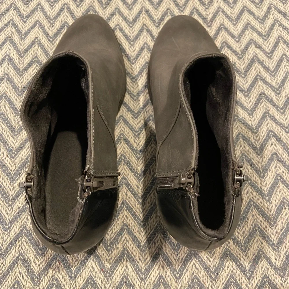 BC Footwear Union Bootie – Gray Ankle Boots – Size 9.5